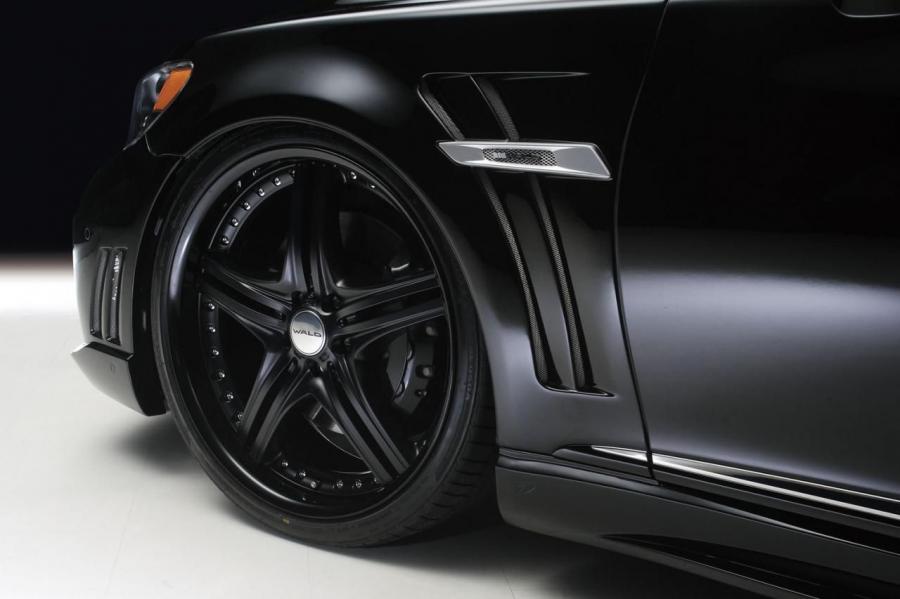  Lexus LS600h Black Bison Edition by Wald 2011 года  (фото 6 из 14)